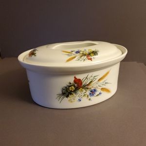 Vintage Porcelain Cordon Bleu BIA France Wheat Covered 1.5 Qt. Casserole Dish